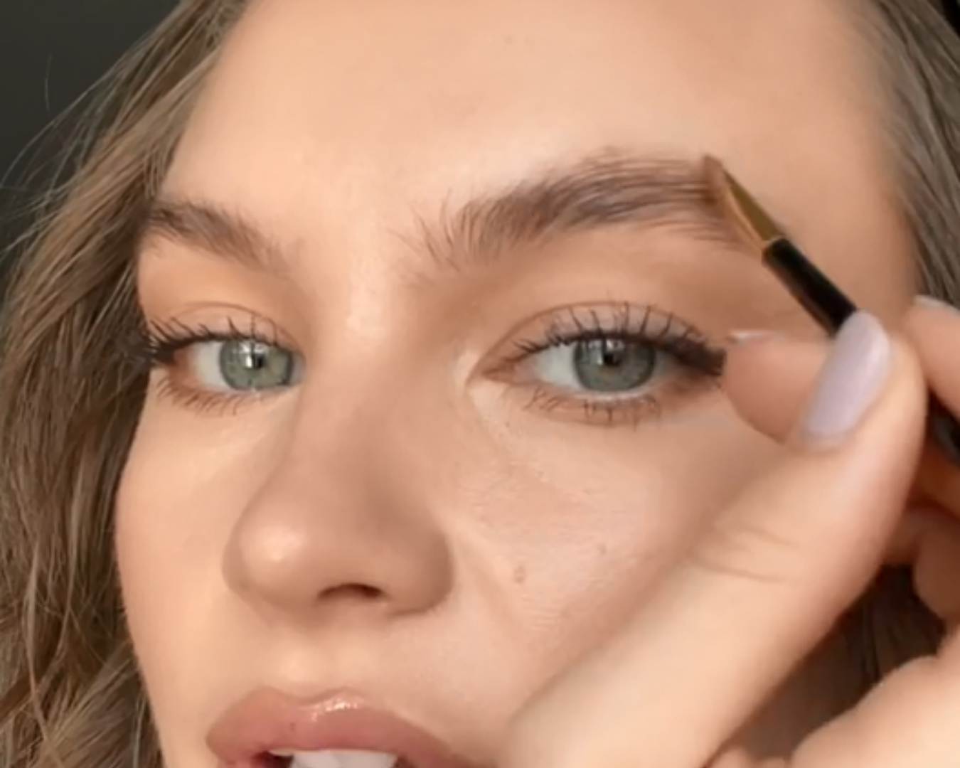 Applica la tinta ora